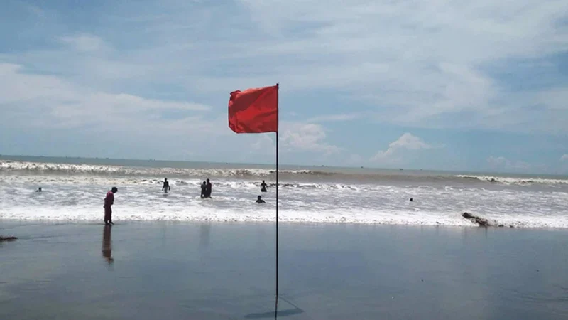 সাগরে লঘুচাপ, চার বন্দরে ৩ নম্বর সতর্ক সংকেত
